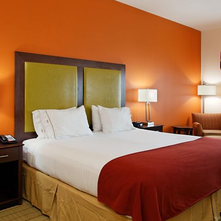 Holiday Inn Express Florence Northeast By Ihg Стая снимка