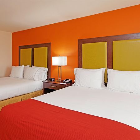 Holiday Inn Express Florence Northeast By Ihg Стая снимка