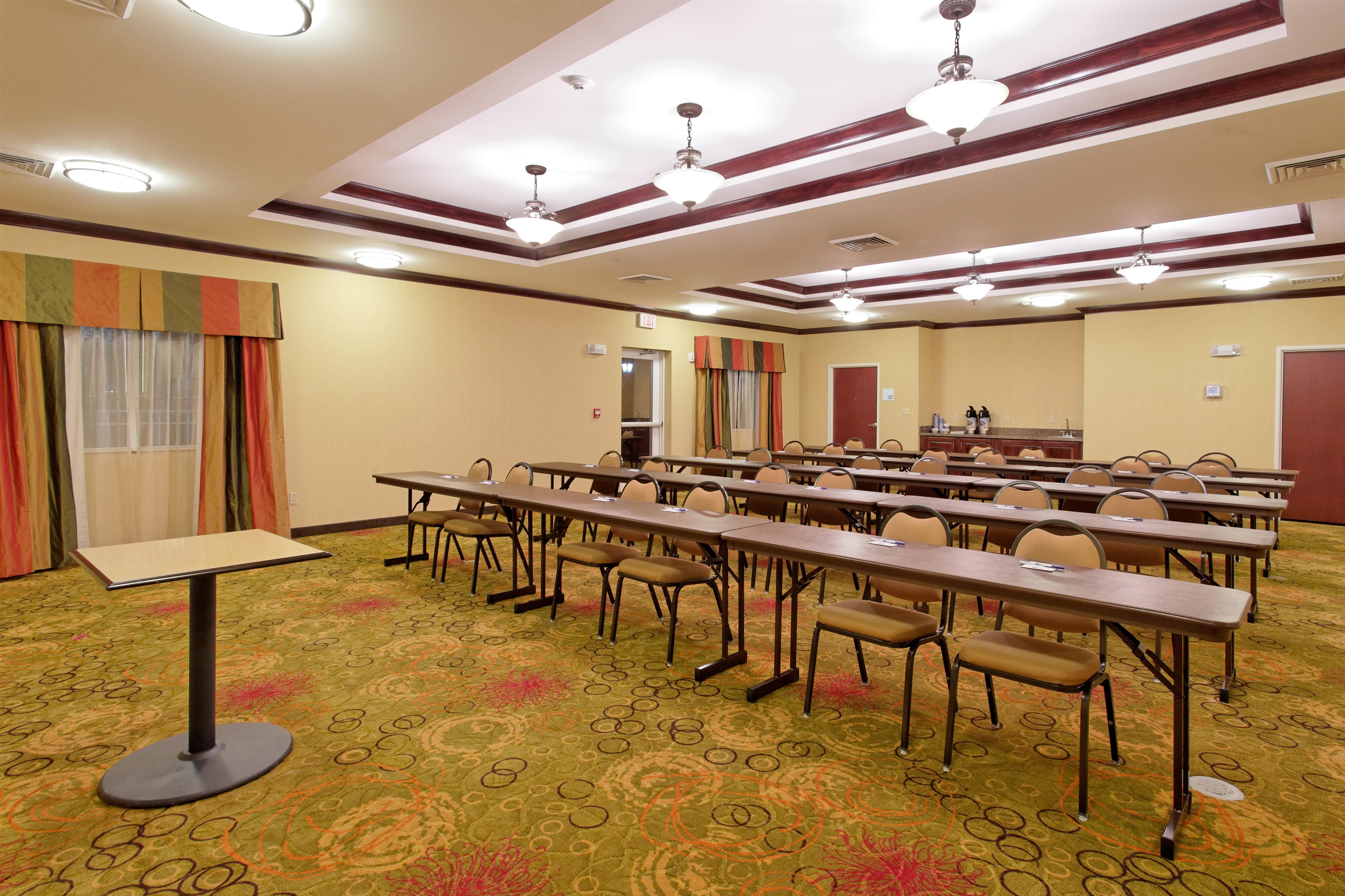 Holiday Inn Express Florence Northeast By Ihg Екстериор снимка