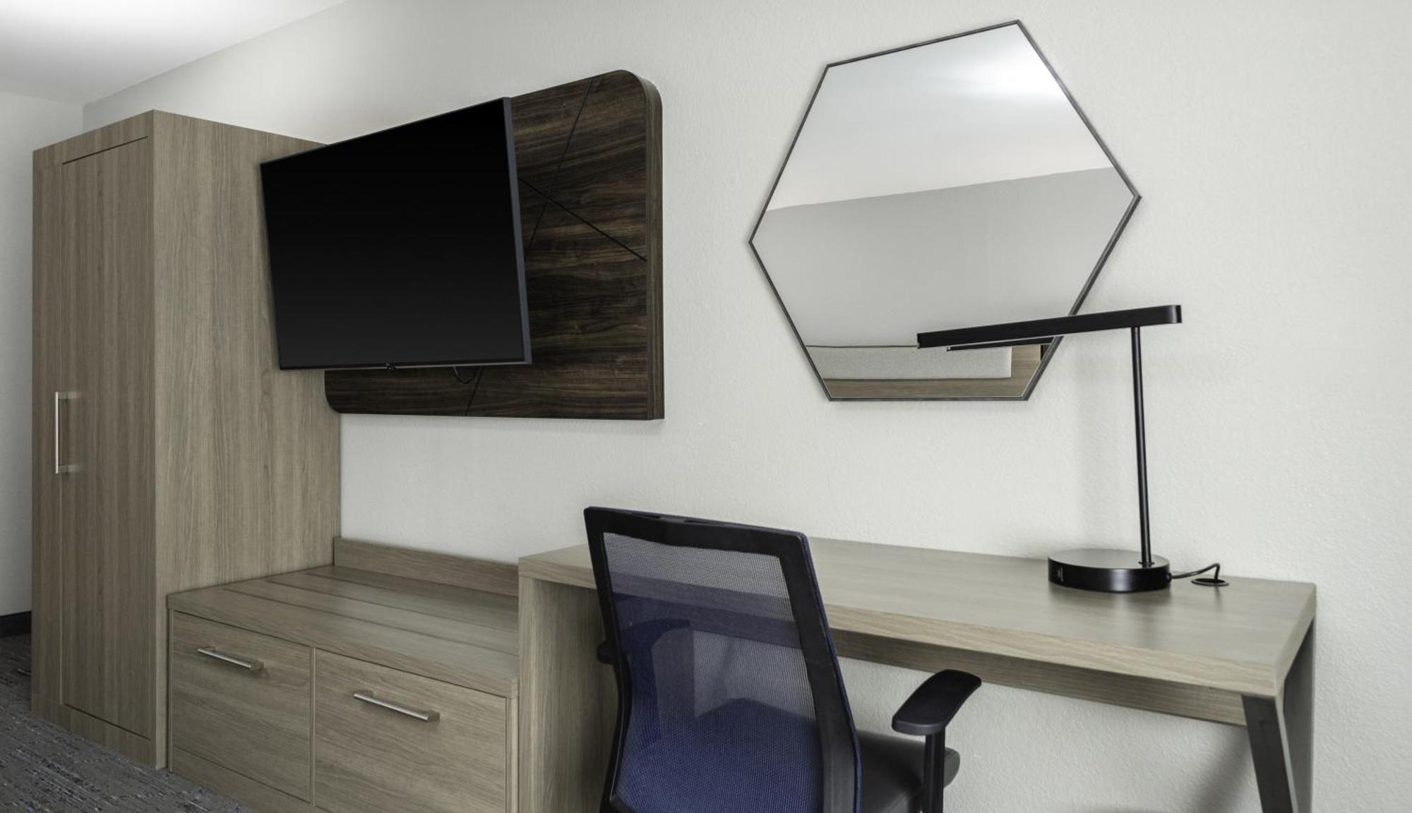 Holiday Inn Express Florence Northeast By Ihg Екстериор снимка