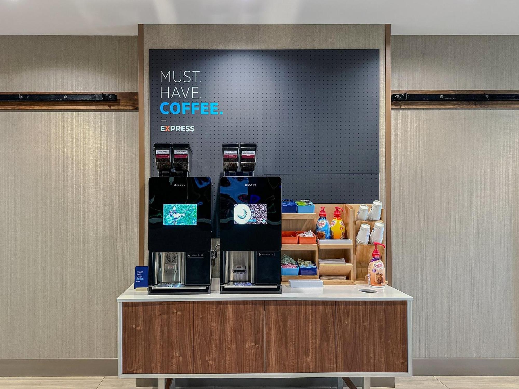 Holiday Inn Express Florence Northeast By Ihg Екстериор снимка
